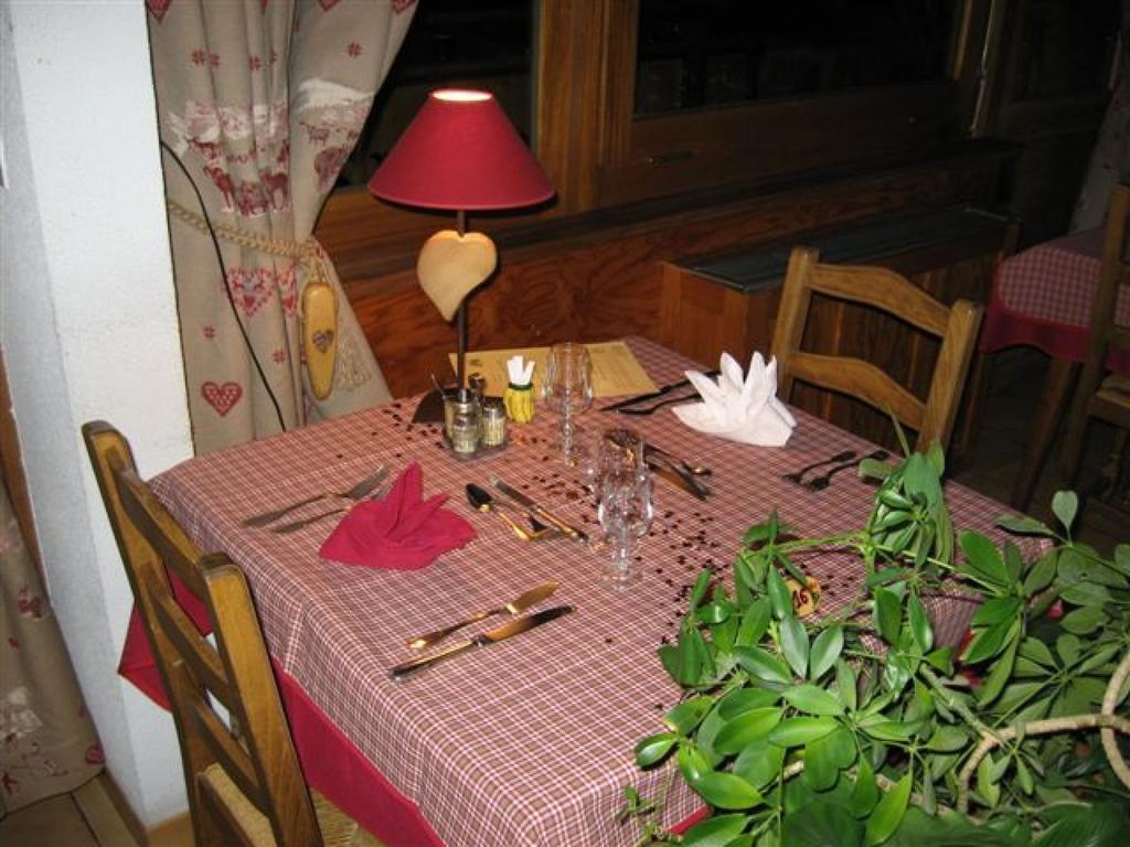 Hotel Le Ferraillon Абонданс Екстериор снимка