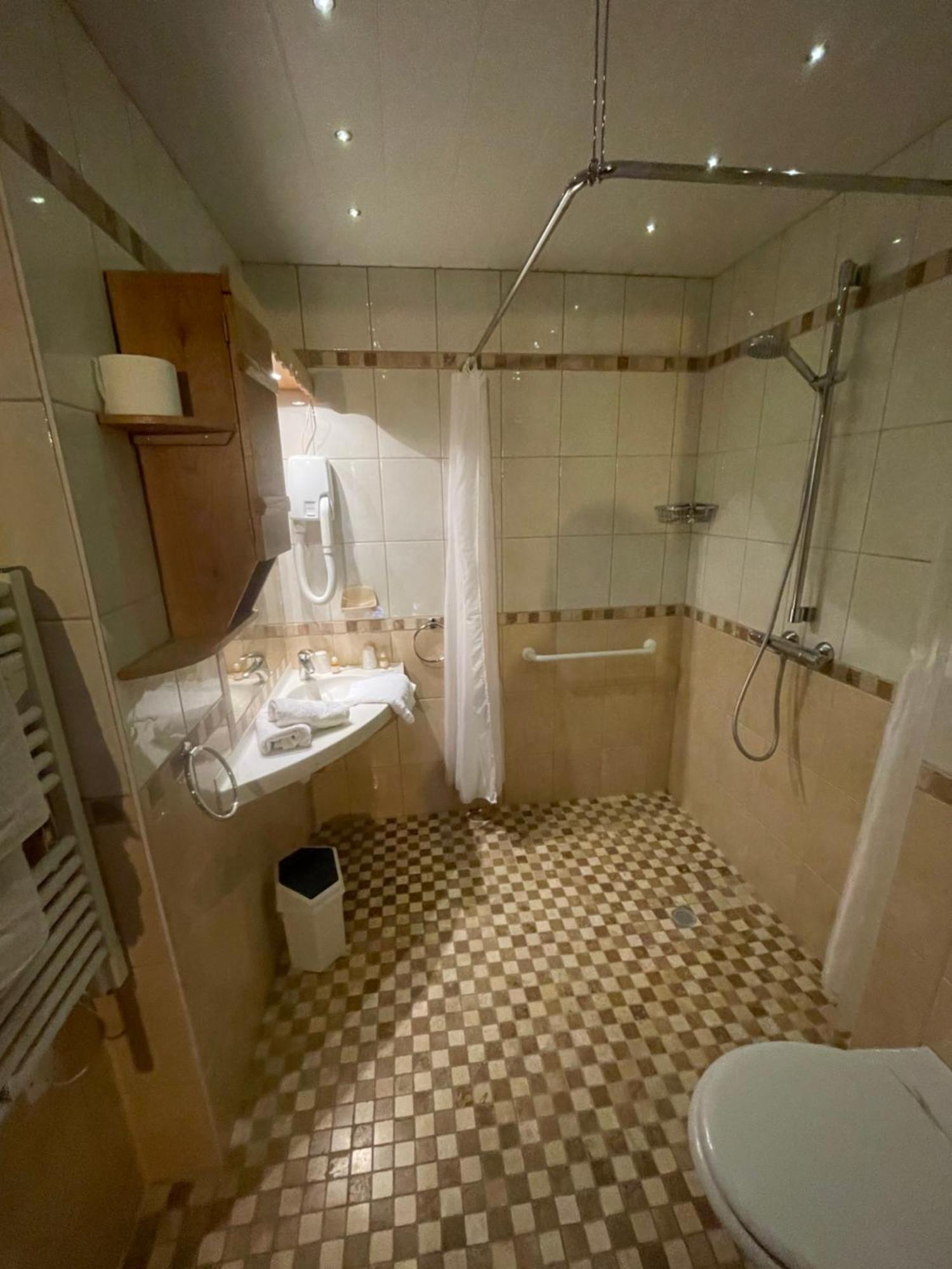 Hotel Le Ferraillon Абонданс Екстериор снимка