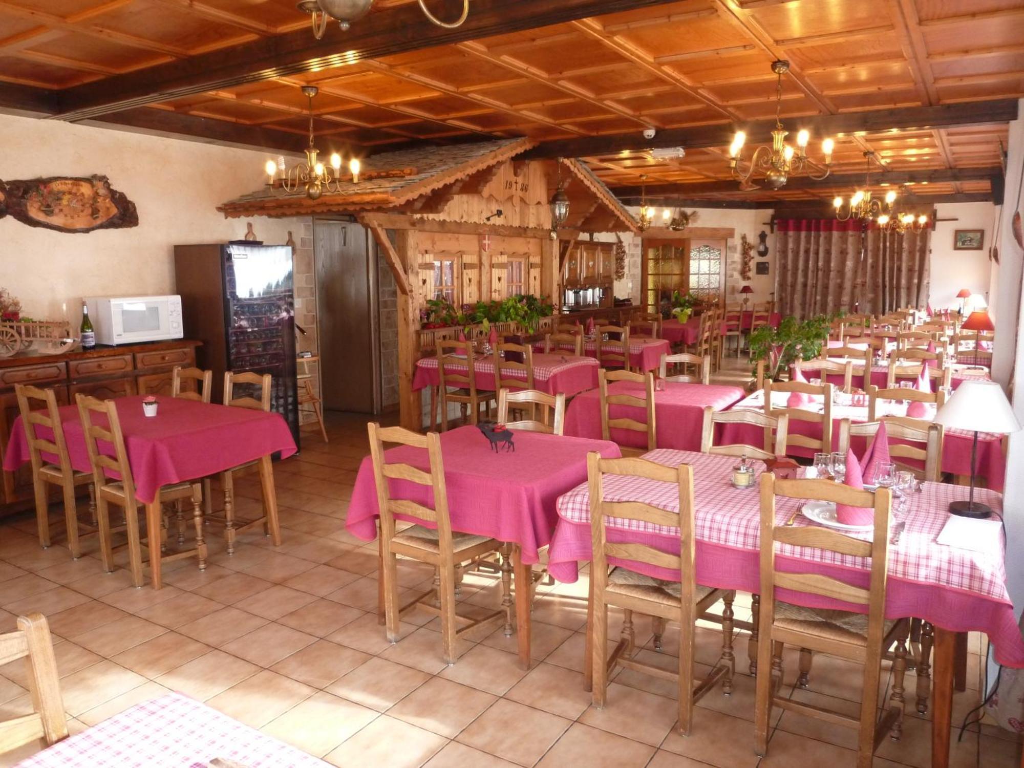 Hotel Le Ferraillon Абонданс Екстериор снимка