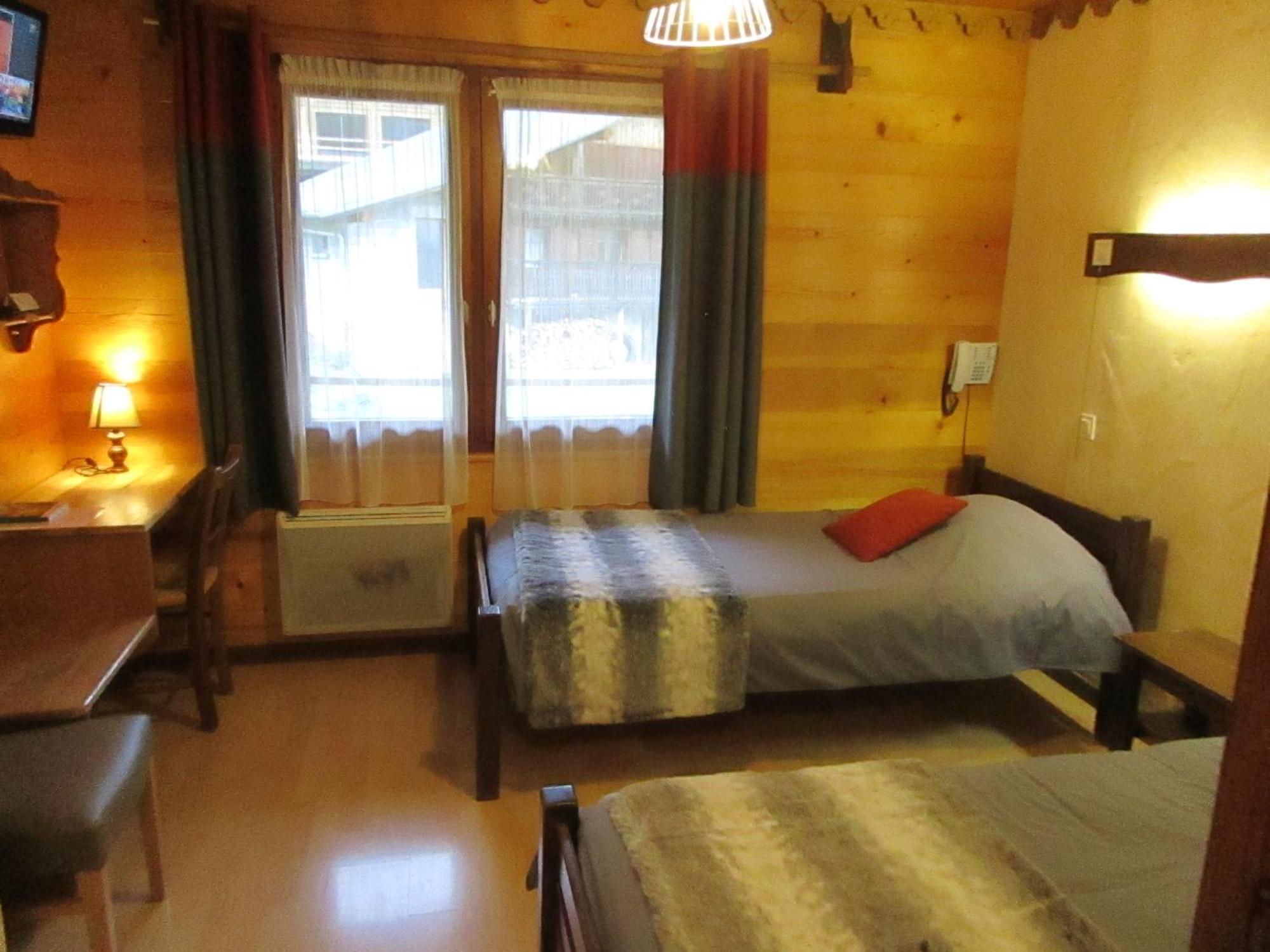 Hotel Le Ferraillon Абонданс Екстериор снимка